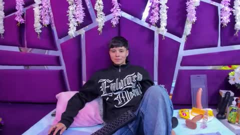 Snapshot of bruno_cruz chatting on 11-25-25, 02:33 Bruno Cruz online show from 11-25-25, 02:33