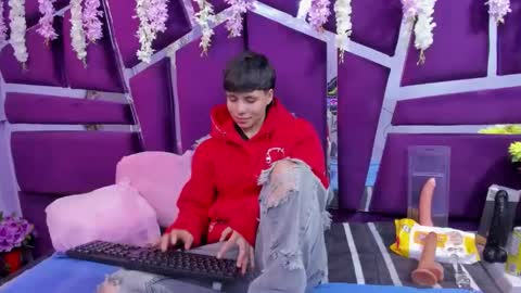 Snapshot of bruno_cruz chatting on 11-28-25, 02:14 Bruno Cruz online show from 11-28-25, 02:14