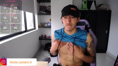 Snapshot of bruno_santos1 chatting on 03-28-26, 01:11 Bruno online show from 03-28-26, 01:11