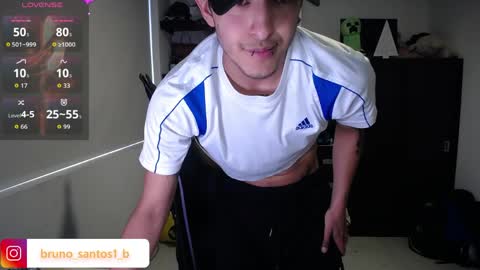 Snapshot of bruno_santos1 chatting on 03-31-26, 12:05 Bruno online show from 03-31-26, 12:05