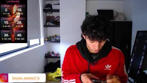 Snapshot of bruno_santos1 chatting on 04-06-26, 12:17 Bruno online show from 04-06-26, 12:17