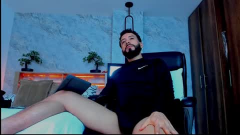 Andres Suarez online show from 03-12-25, 11:44