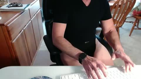 Snapshot of brussells chatting on 02-27-25, 07:04 Brussells online show from 02-27-25, 07:04