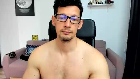 Snapshot of brutusk1 chatting on 06-12-26, 06:56 Brutus K online show from 06-12-26, 06:56