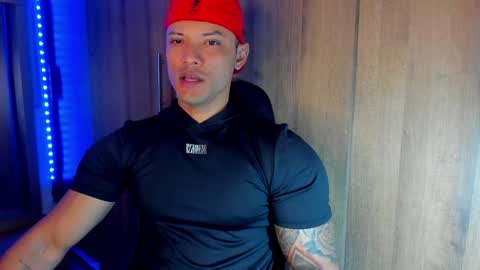 Snapshot of bryan_boy_ chatting on 12-21-24, 12:31 bryan online show from 12-21-24, 12:31