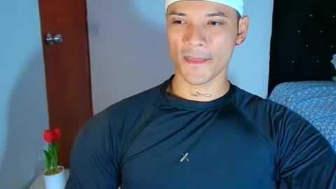 Snapshot of bryan_boy_ chatting on 11-05-25, 11:27 bryan online show from 11-05-25, 11:27