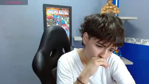 Snapshot of bryce_evans chatting on 01-21-25, 06:55 B R Y C E online show from 01-21-25, 06:55