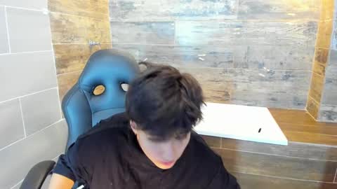 Snapshot of bryce_evans chatting on 02-23-25, 03:29 B R Y C E online show from 02-23-25, 03:29