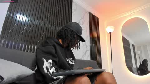 Snapshot of bryxxxon1 chatting on 12-10-24, 04:13 Bryxon online show from 12-10-24, 04:13