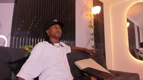 Snapshot of bryxxxon1 chatting on 02-06-25, 11:54 Bryxon online show from 02-06-25, 11:54