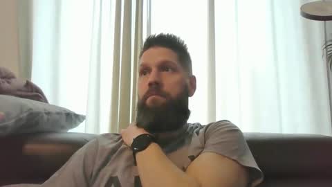 bubblebee1982 online show from 01-15-25, 09:35