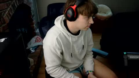Snapshot of bubblebuttbdn chatting on 07-18-26, 12:37 BubblebuttBdn online show from 07-18-26, 12:37
