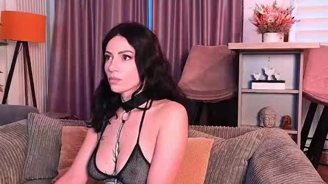 Snapshot of bubblecum4 chatting on 10-26-25, 03:07 MayaCroft online show from 10-26-25, 03:07