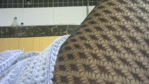 Snapshot of bubblegirl202 chatting on 12-16-25, 06:51 pretty online show from 12-16-25, 06:51