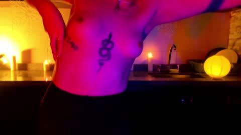 Snapshot of bubblewhite_ chatting on 12-21-24, 02:26 BubbleJereth online show from 12-21-24, 02:26