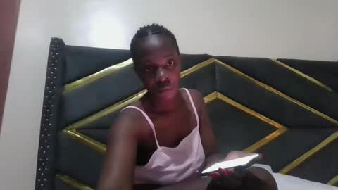 Snapshot of bubblie_bae chatting on 06-15-26, 03:42 Bobbie online show from 06-15-26, 03:42