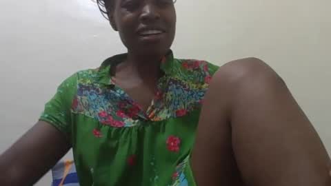 Snapshot of bubbly_jocyce chatting on 06-24-26, 11:31 talisha online show from 06-24-26, 11:31