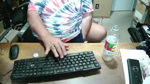 Snapshot of bucku2 chatting on 09-12-25, 08:20 Bucku2 online show from 09-12-25, 08:20