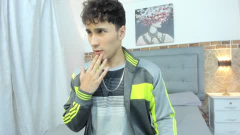 Snapshot of buddy_whitte chatting on 01-25-25, 11:13 Buddy Whitte online show from 01-25-25, 11:13