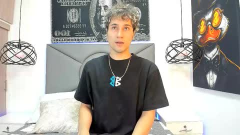 Snapshot of buddy_whitte chatting on 10-24-25, 12:12 Buddy Whitte online show from 10-24-25, 12:12