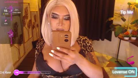 Snapshot of buena_fortuna chatting on 01-17-25, 03:43 Lucienne online show from 01-17-25, 03:43