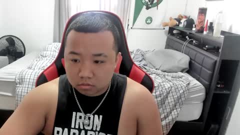 Snapshot of buffsexyman24 chatting on 02-21-25, 07:21 buffsexyman24 online show from 02-21-25, 07:21