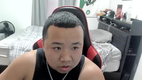 Snapshot of buffsexyman24 chatting on 02-21-25, 10:26 buffsexyman24 online show from 02-21-25, 10:26