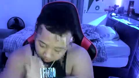 Snapshot of buffsexyman24 chatting on 03-04-25, 02:49 buffsexyman24 online show from 03-04-25, 02:49