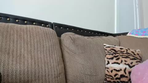 Buffy online show from 02-08-25, 07:38