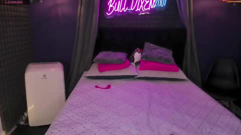 Bunny and The Rock online show from 09-18-25, 12:07