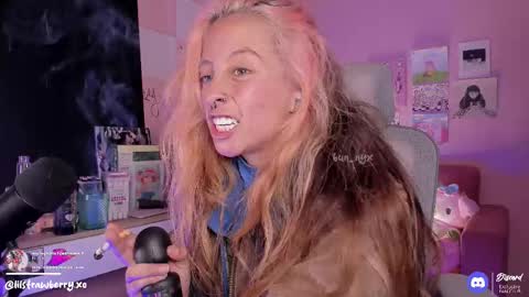 Snapshot of bun_nyx chatting on 10-02-25, 04:30 online show from 10-02-25, 04:30