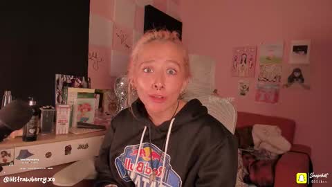 Snapshot of bun_nyx chatting on 10-04-25, 03:04 online show from 10-04-25, 03:04