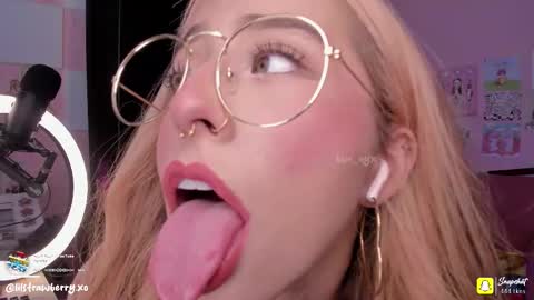 Snapshot of bun_nyx chatting on 11-26-25, 04:19 online show from 11-26-25, 04:19