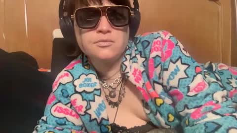 Snapshot of bunbunninjaz chatting on 01-05-25, 03:13 bunbunninjaz online show from 01-05-25, 03:13
