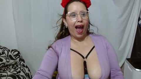 bunniosito online show from 10-27-25, 02:48