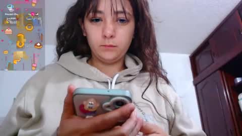 Snapshot of bunny_chloe chatting on 12-17-25, 01:22 bunny_chloe online show from 12-17-25, 01:22