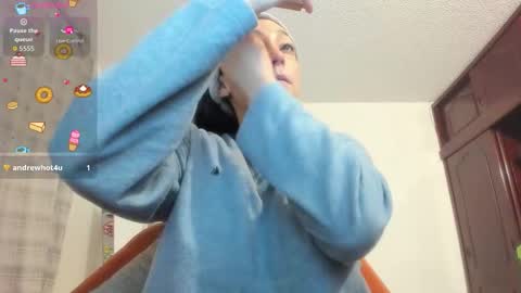 Snapshot of bunny_chloe chatting on 01-14-26, 04:51 bunny_chloe online show from 01-14-26, 04:51