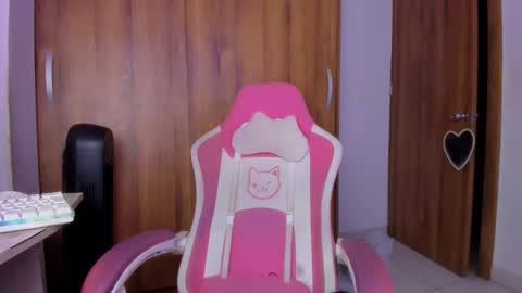 Isa online show from 02-26-26, 04:44