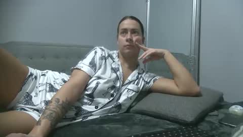 bunnyela online show from 01-11-26, 11:15