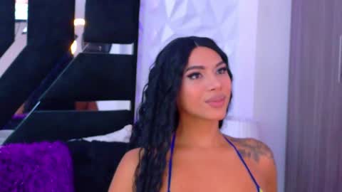 Snapshot of bunnynicolle chatting on 12-27-24, 04:21 ONLYFANS online show from 12-27-24, 04:21