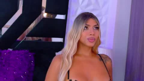 Snapshot of bunnynicolle chatting on 01-06-25, 07:56 ONLYFANS online show from 01-06-25, 07:56