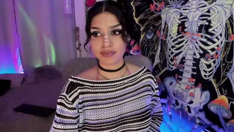 Snapshot of bunnypeachyy chatting on 12-26-24, 10:05 online show from 12-26-24, 10:05