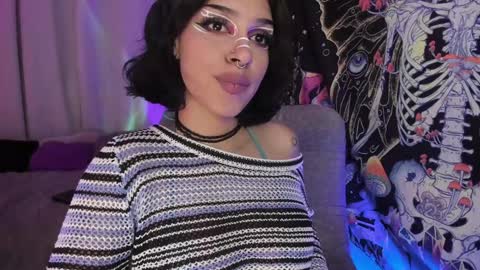 Snapshot of bunnypeachyy chatting on 02-06-25, 03:48 online show from 02-06-25, 03:48