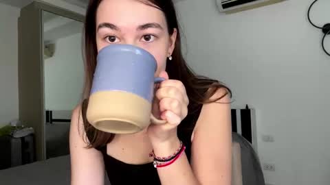 Snapshot of burmahimes chatting on 02-27-26, 05:51 Nica online show from 02-27-26, 05:51