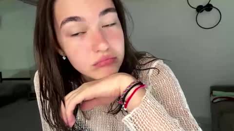 Snapshot of burmahimes chatting on 03-01-26, 07:43 Nica online show from 03-01-26, 07:43