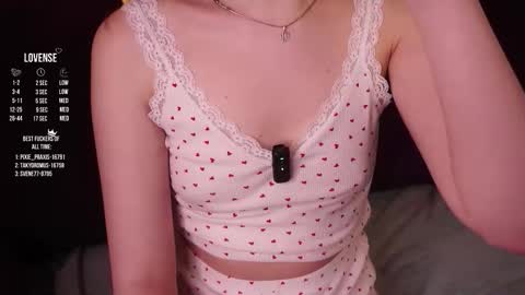 Snapshot of burnletitallburn chatting on 02-20-26, 06:26 Jessica online show from 02-20-26, 06:26