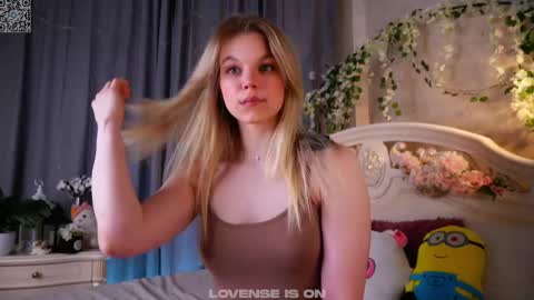 Snapshot of burnletitallburn chatting on 02-23-26, 03:20 Jessica online show from 02-23-26, 03:20