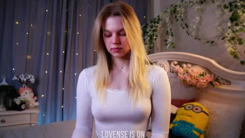 Snapshot of burnletitallburn chatting on 02-24-26, 03:43 Jessica online show from 02-24-26, 03:43