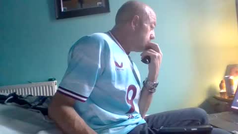 burnleyguy1977 online show from 06-02-26, 04:47