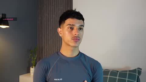 Snapshot of busterspinter chatting on 09-19-25, 01:45 Buster independent model online show from 09-19-25, 01:45